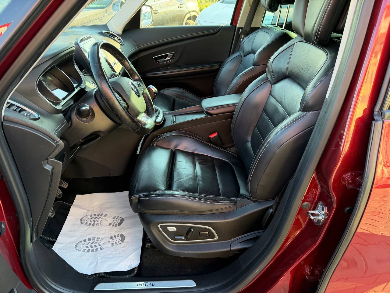 Renault Scenic INITIALE PARIS