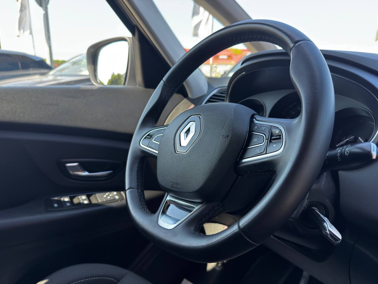 Renault GRAND Scenic Life