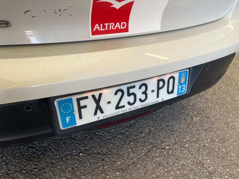 Peugeot E-208 Business