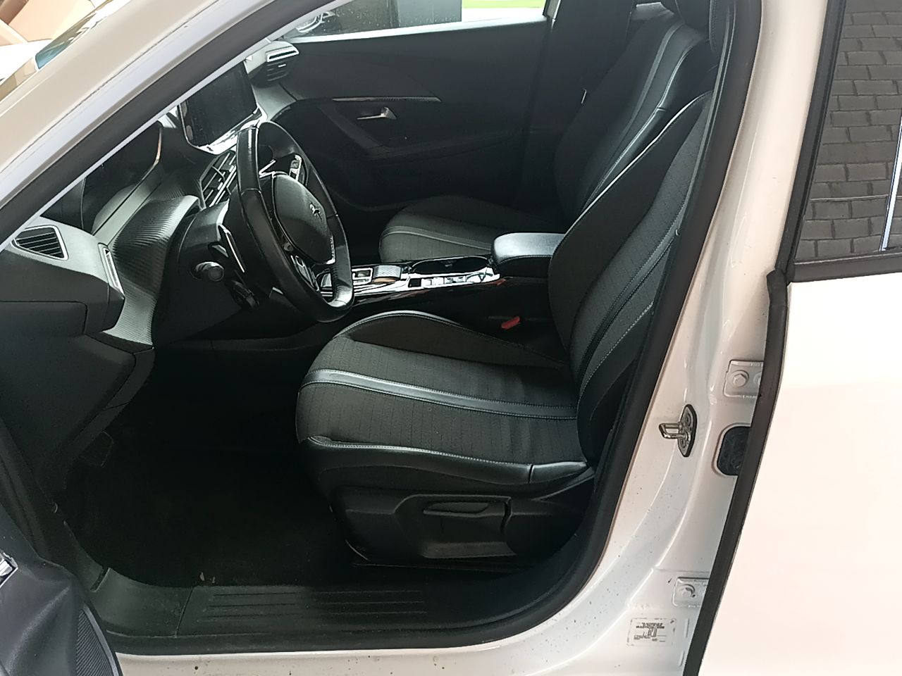 Peugeot 2008 ALLURE