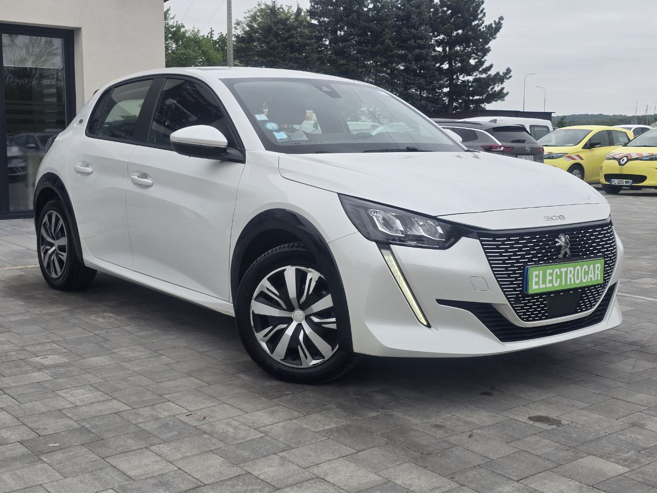 Peugeot E-208 Business