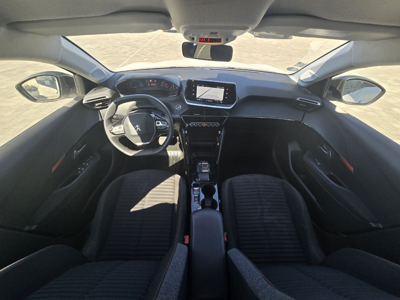 Peugeot E-208 Business