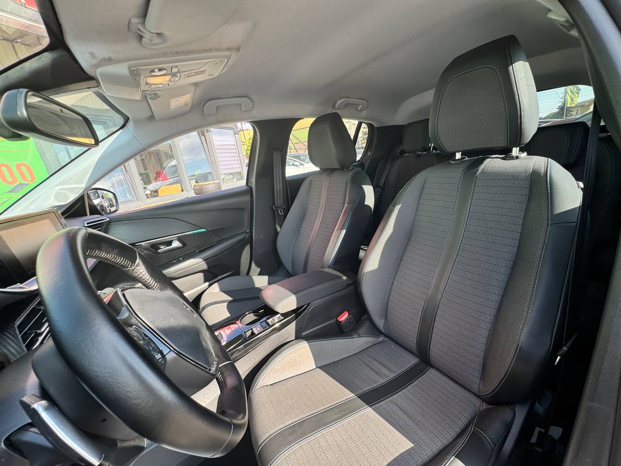 Peugeot 208 ALLURE
