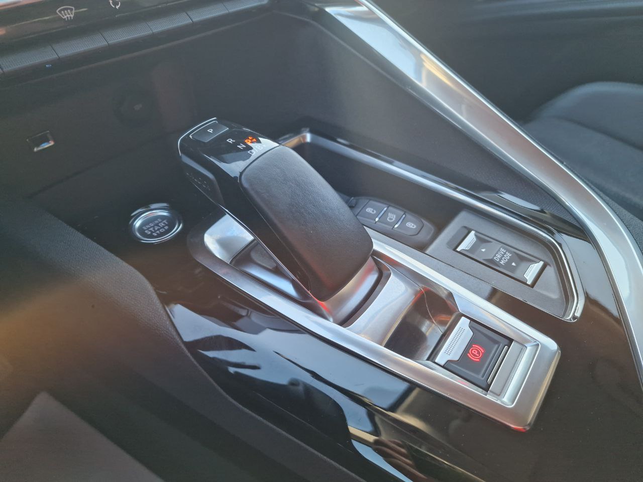 Peugeot 3008 Allure HYBRID