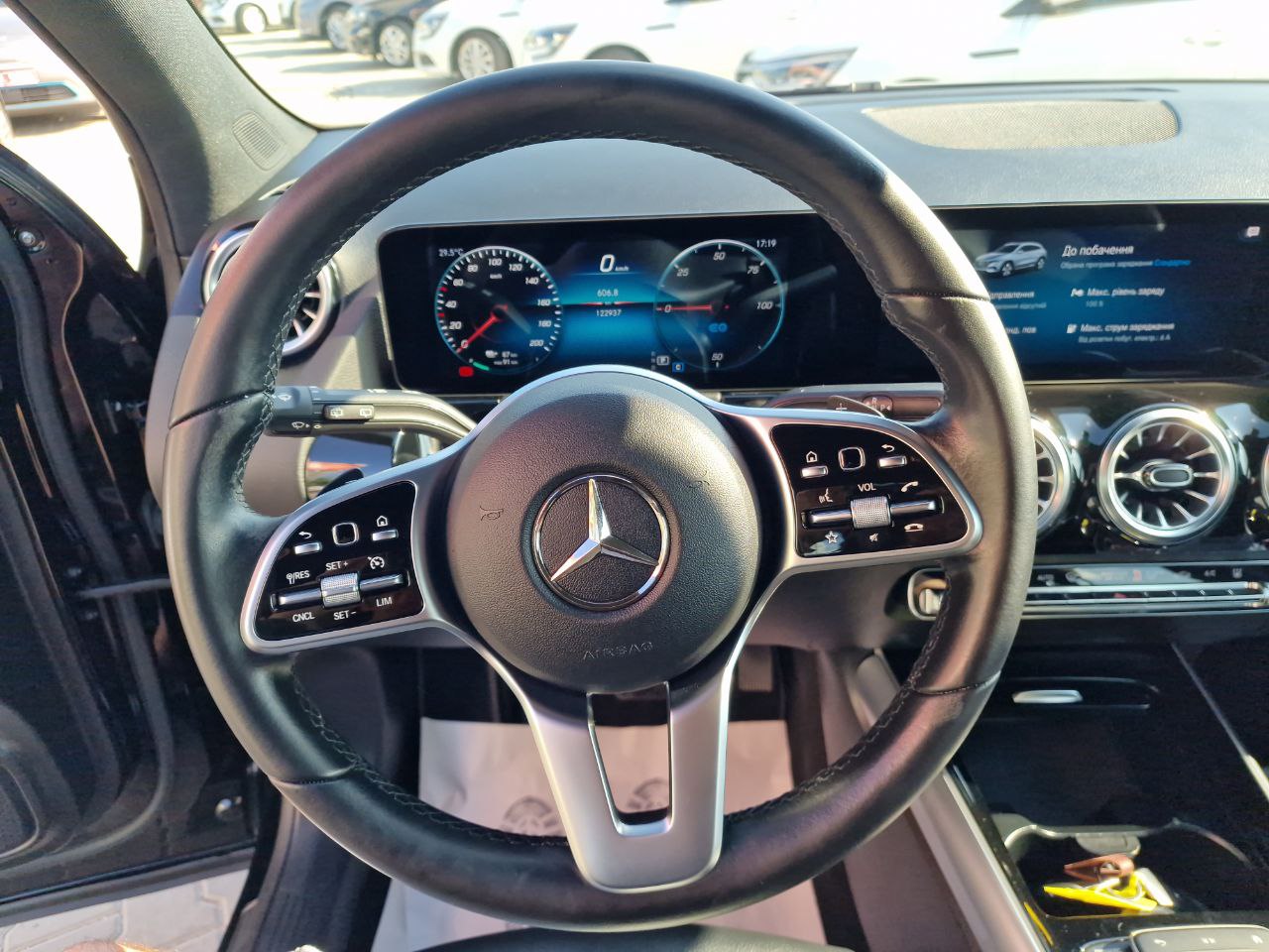MERCEDES BENZ EQA