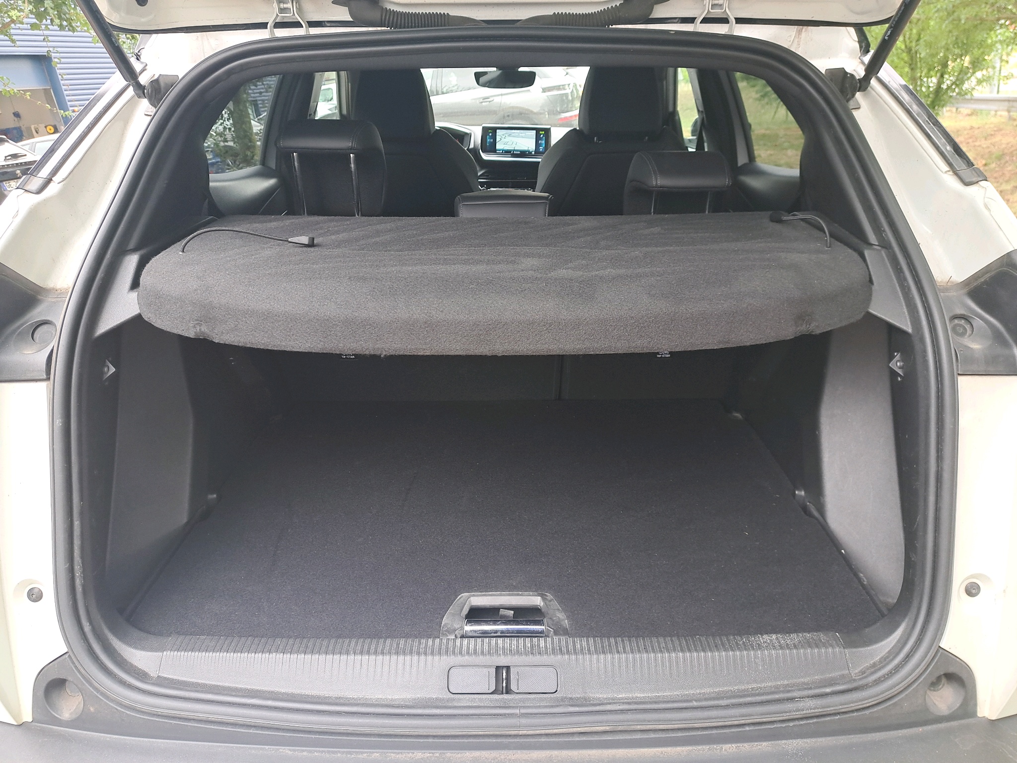 Peugeot E-2008
