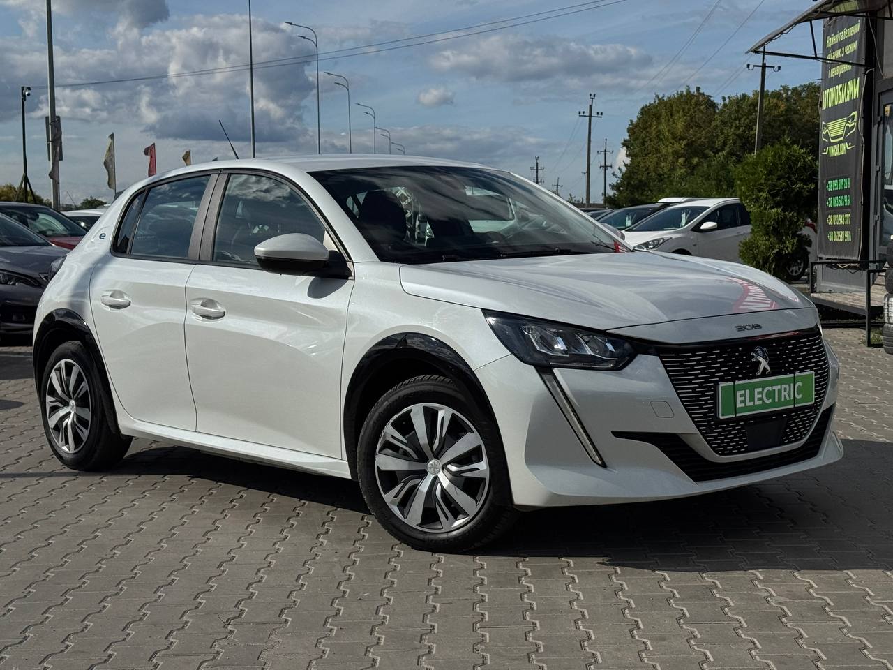 Peugeot E-208 Business