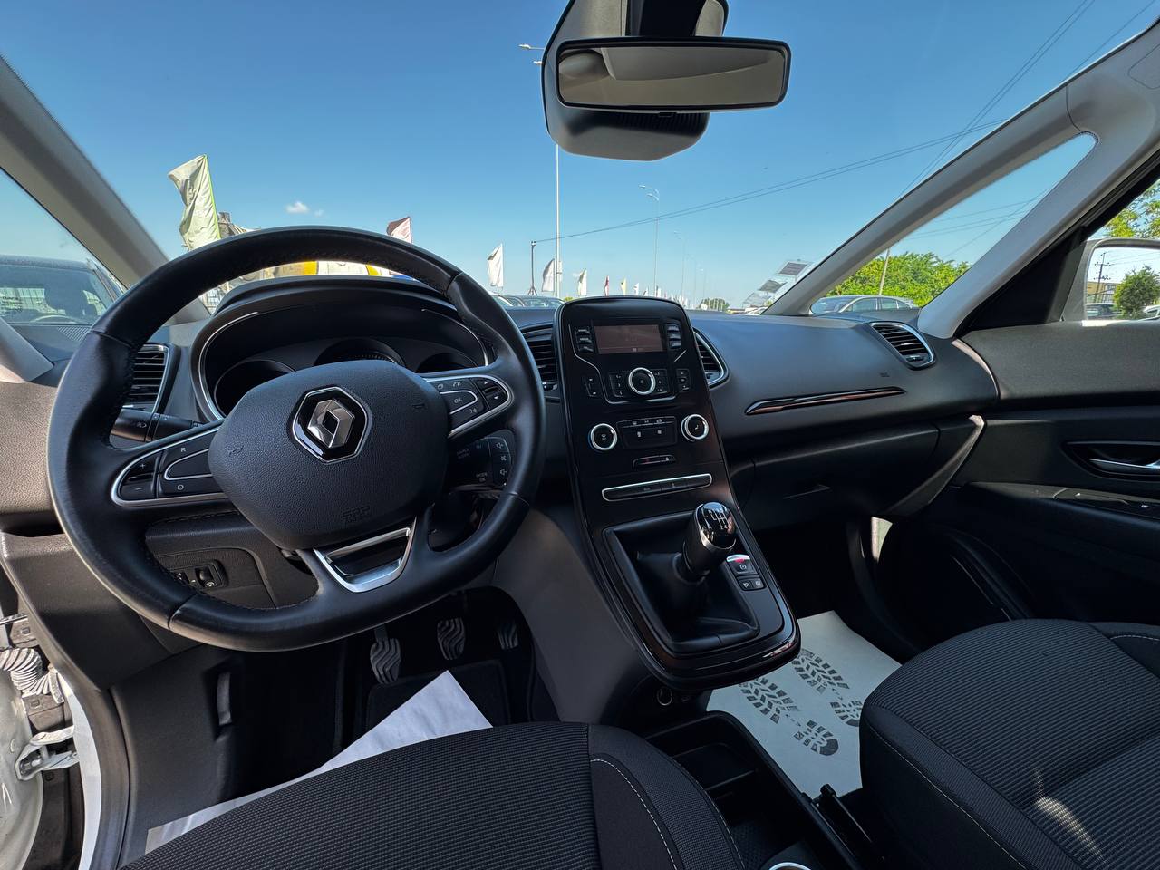 Renault GRAND Scenic Life