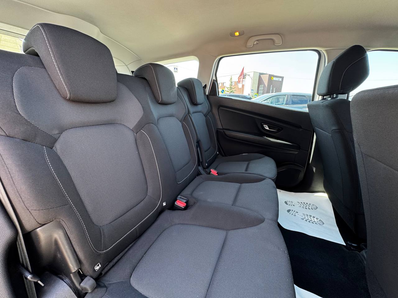 Renault GRAND Scenic Life