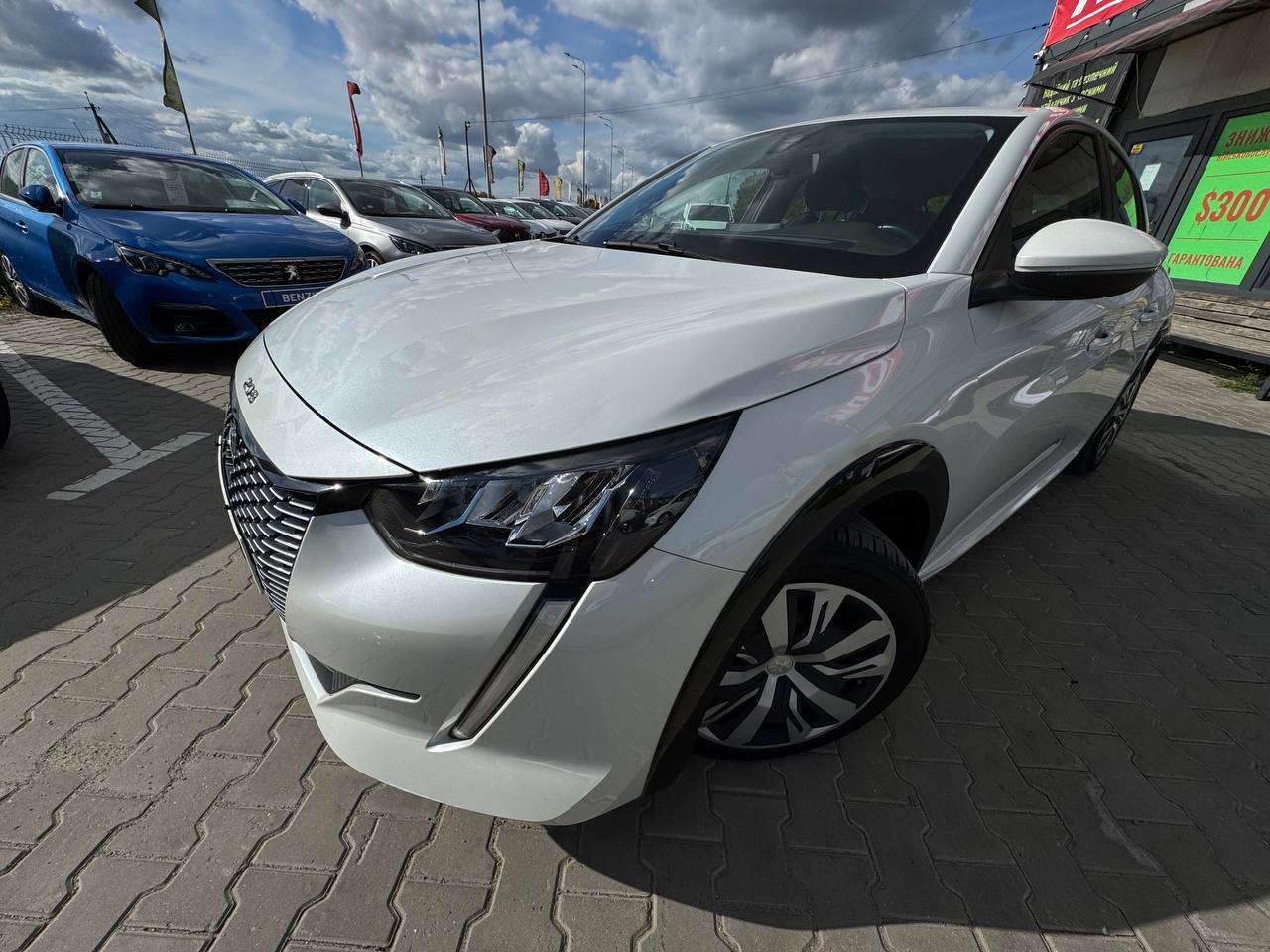 Peugeot E-208 Business