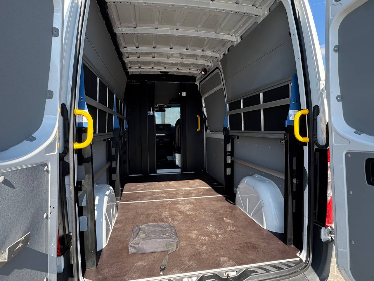 Mercedes-Benz E-Sprinter FWD
