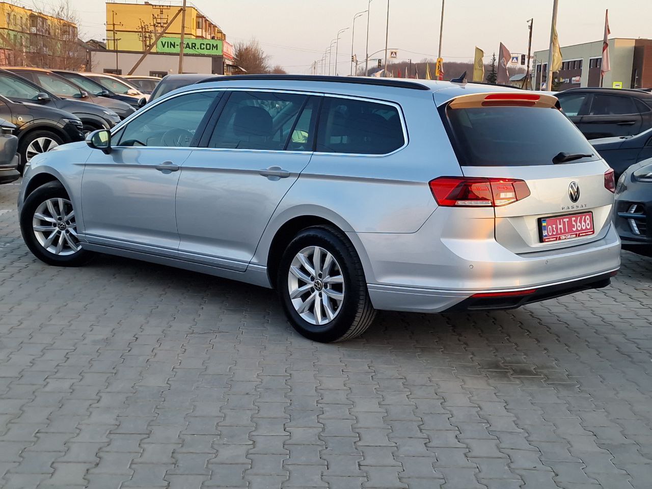 Volkswagen Passat Business+