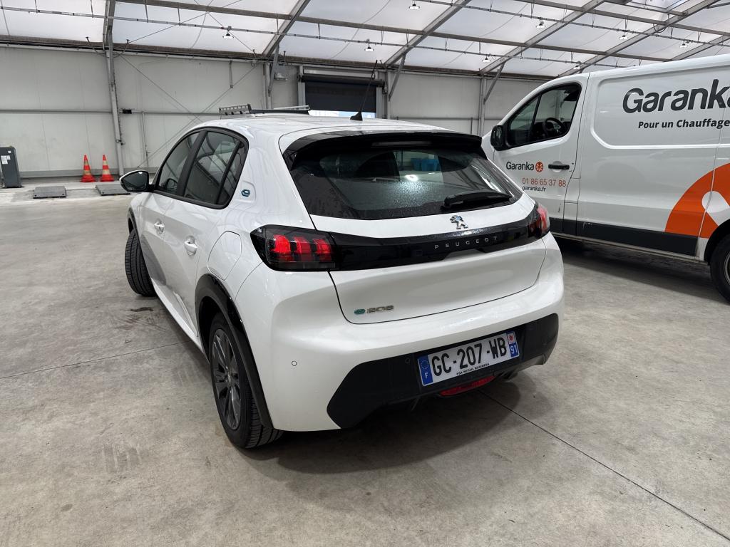 Peugeot E-208