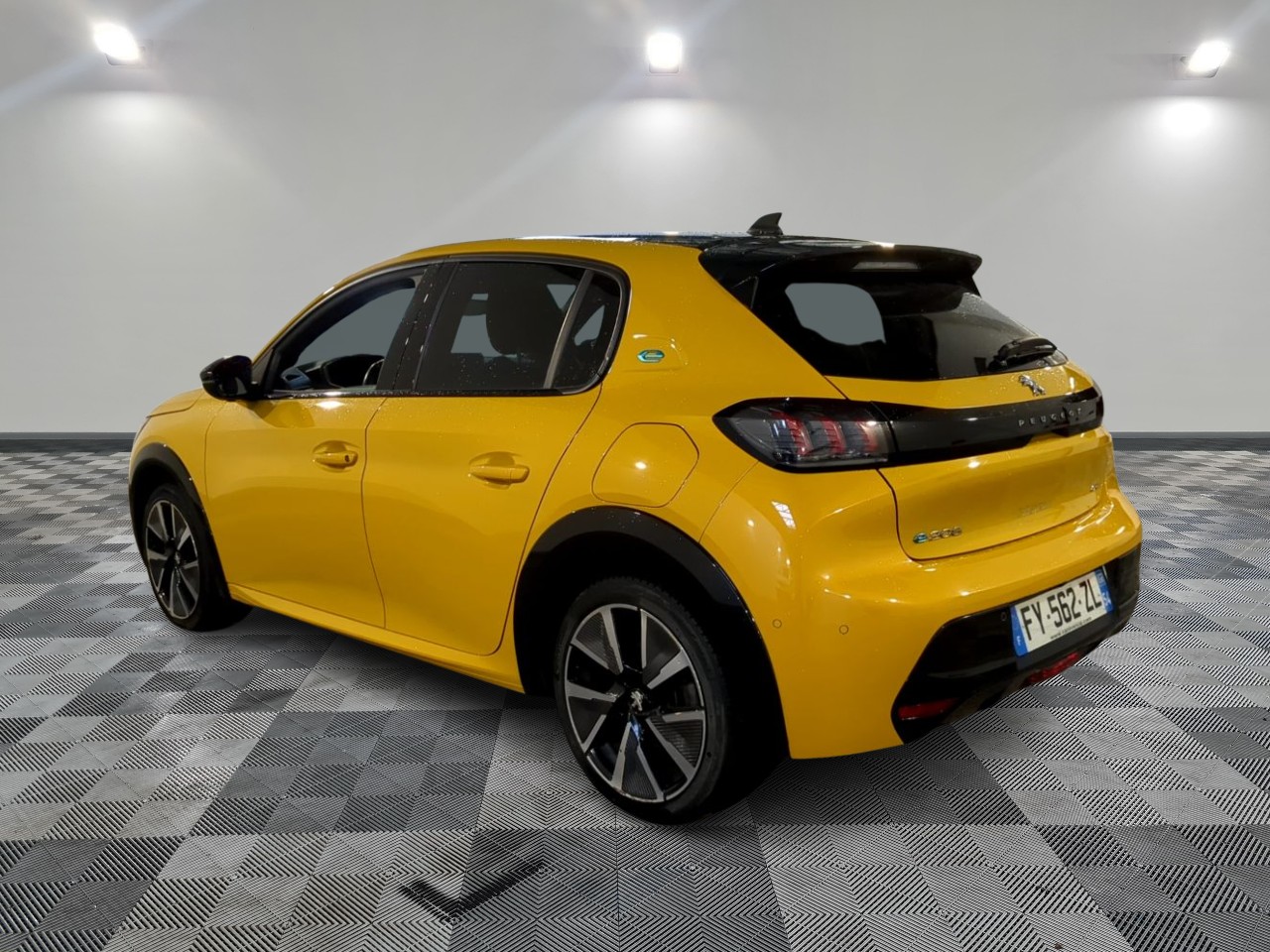 Peugeot E-208 GT