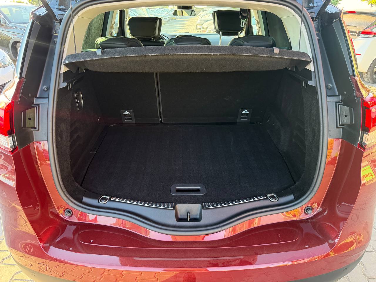 Renault Scenic INITIALE PARIS