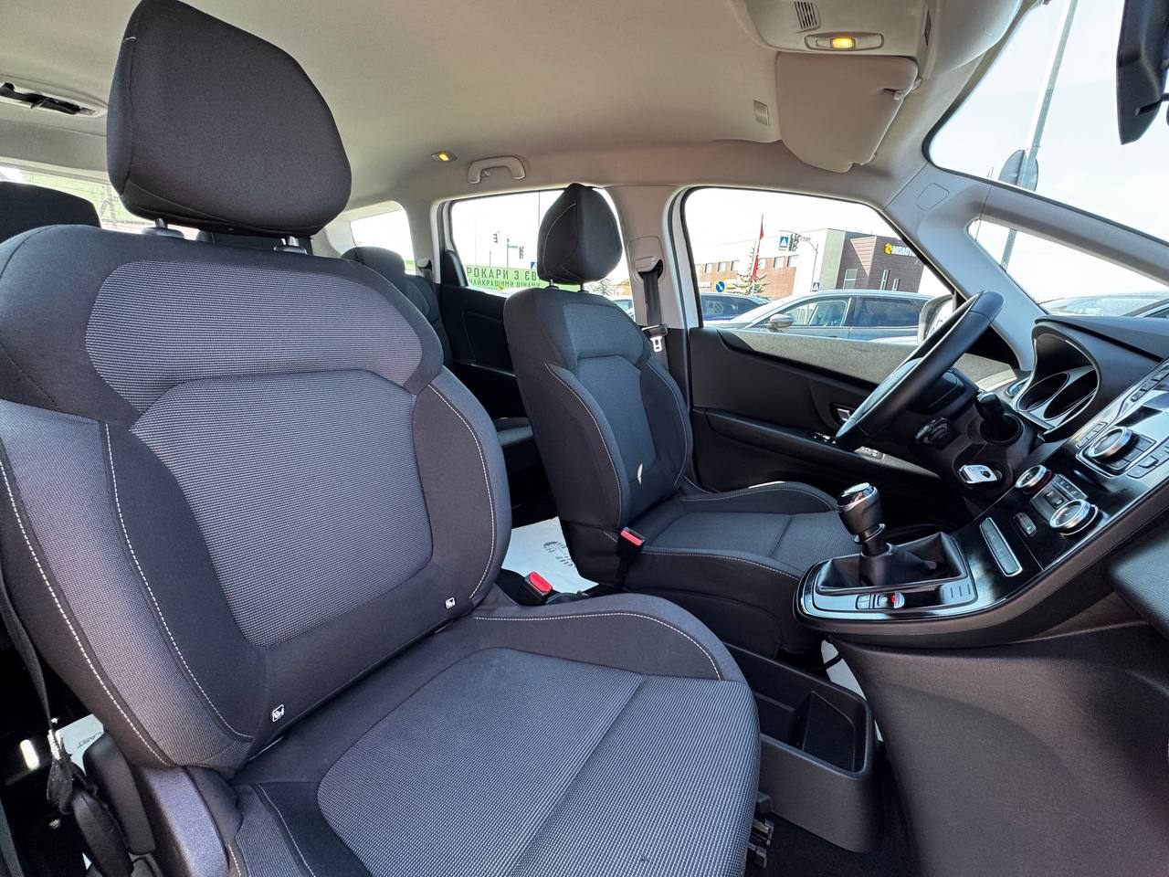 Renault GRAND Scenic Life
