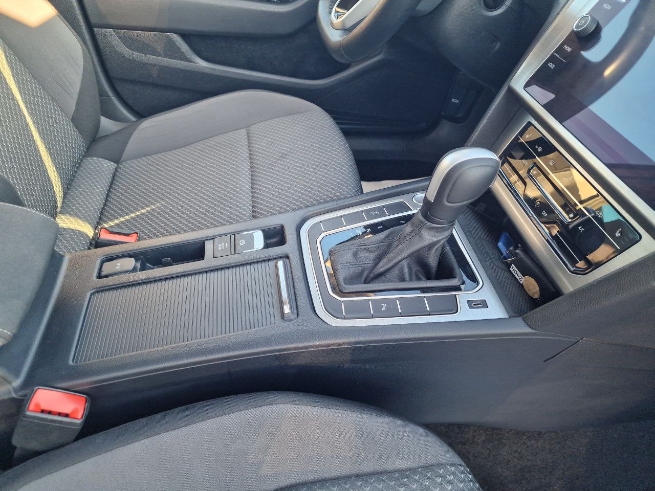 Volkswagen Passat Business+