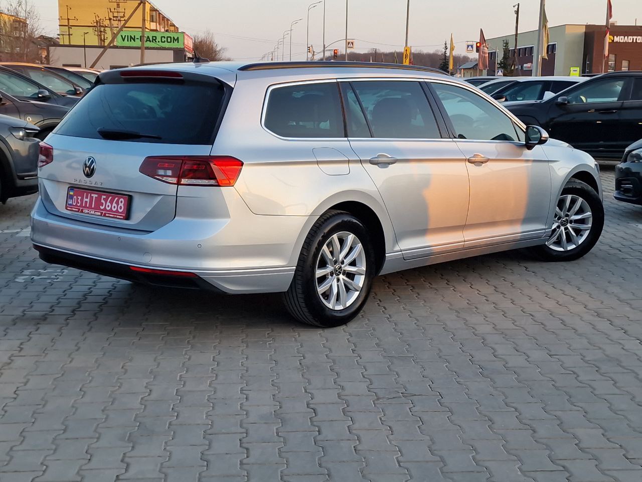 Volkswagen Passat Business+