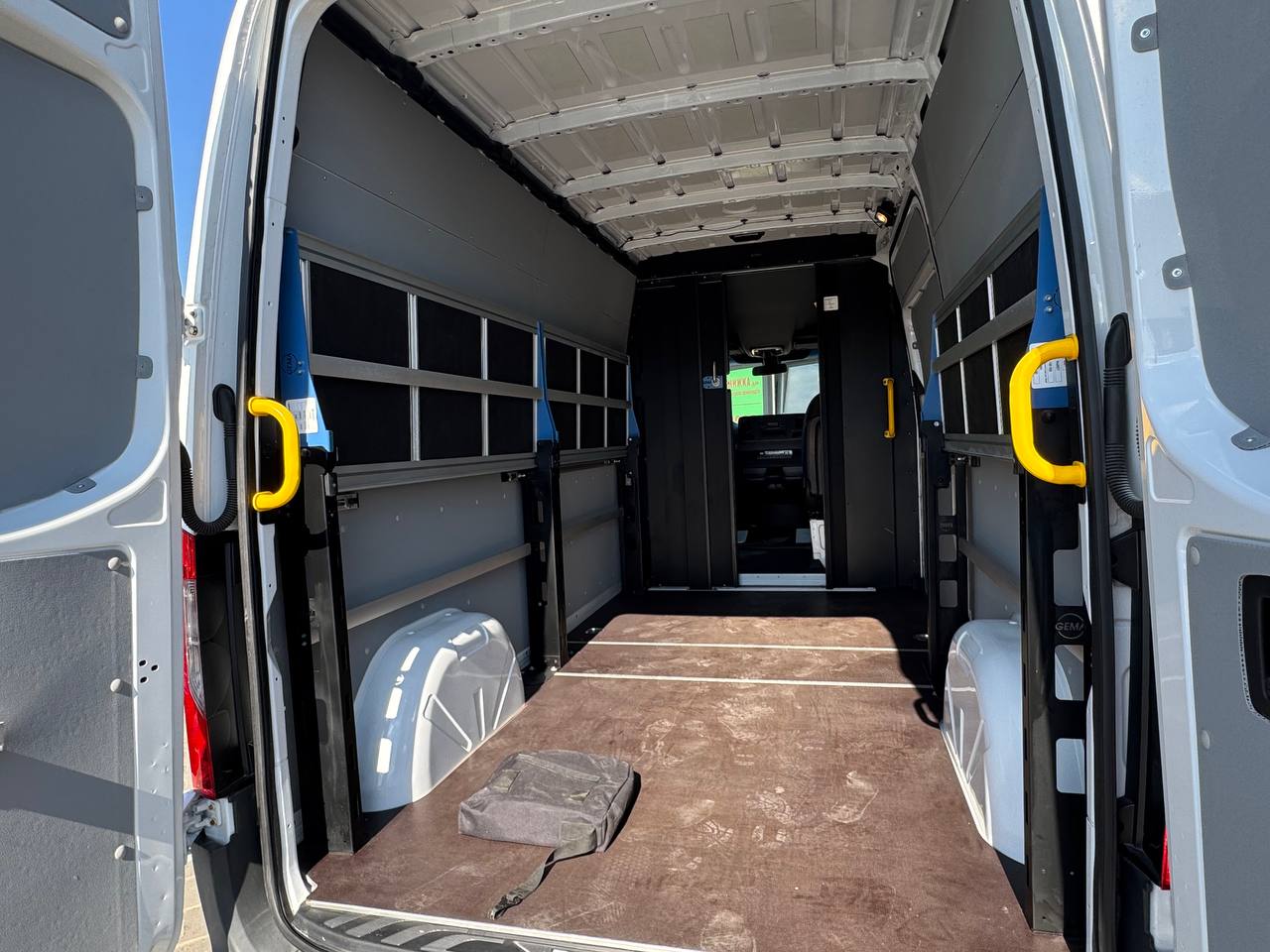 Mercedes-Benz E-Sprinter FWD