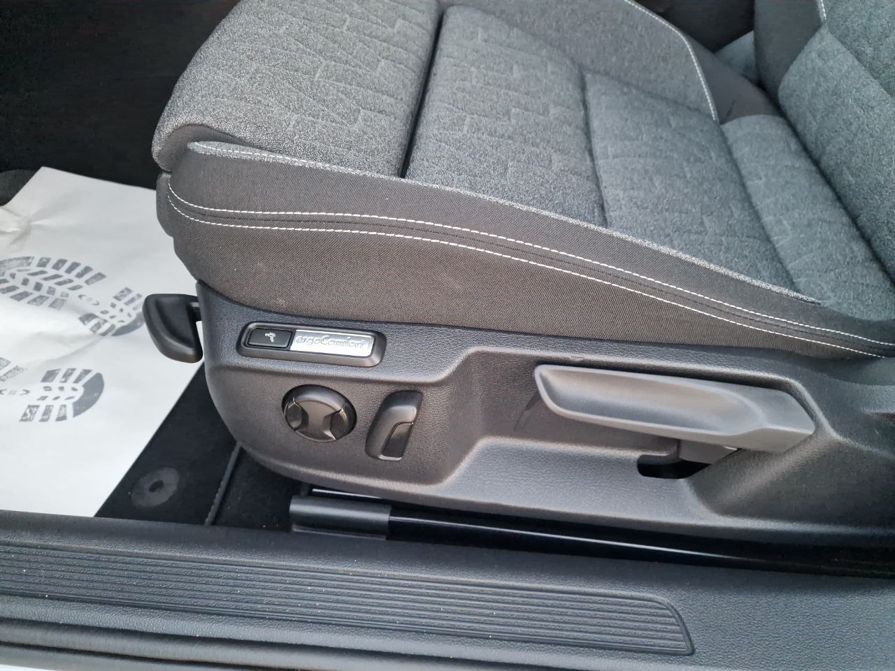 Volkswagen Passat Business+