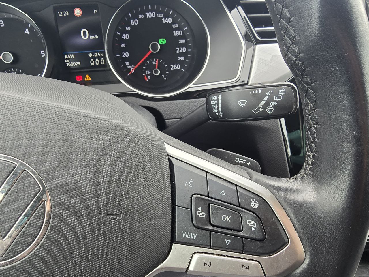 Volkswagen Passat Business+