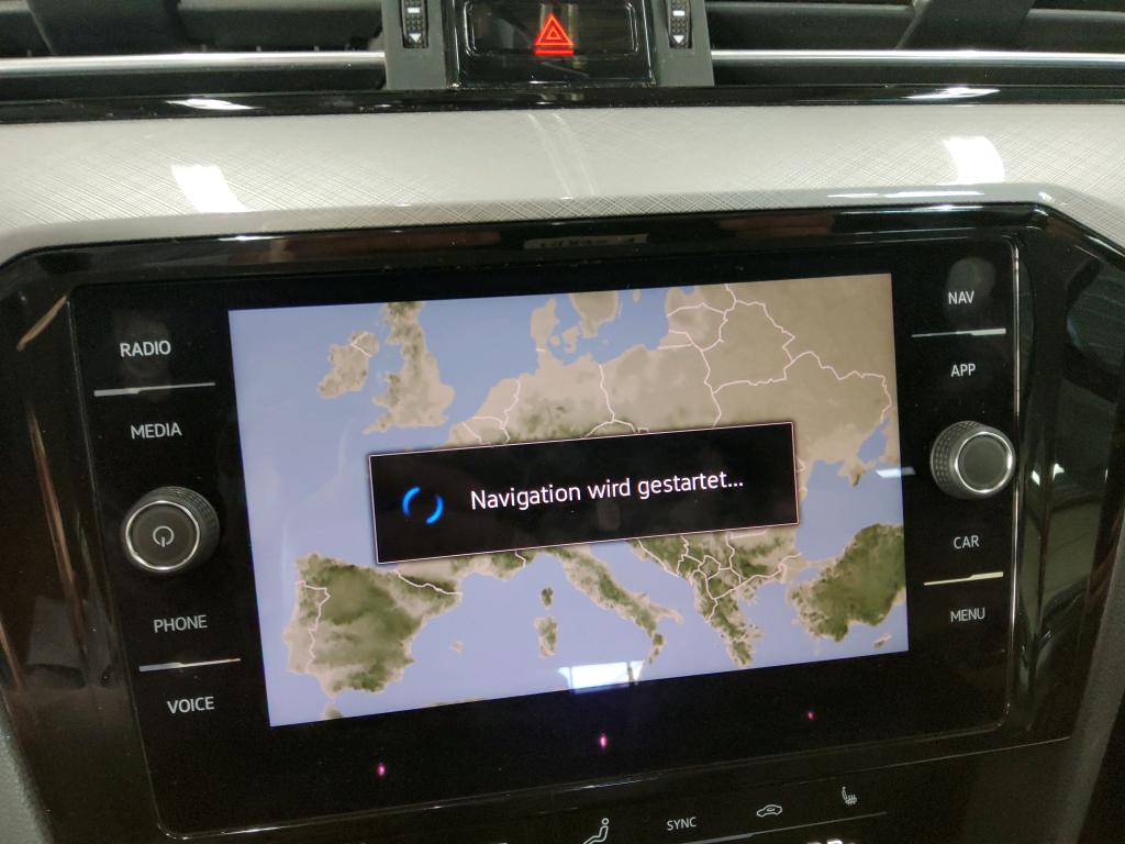 Volkswagen Passat Business+