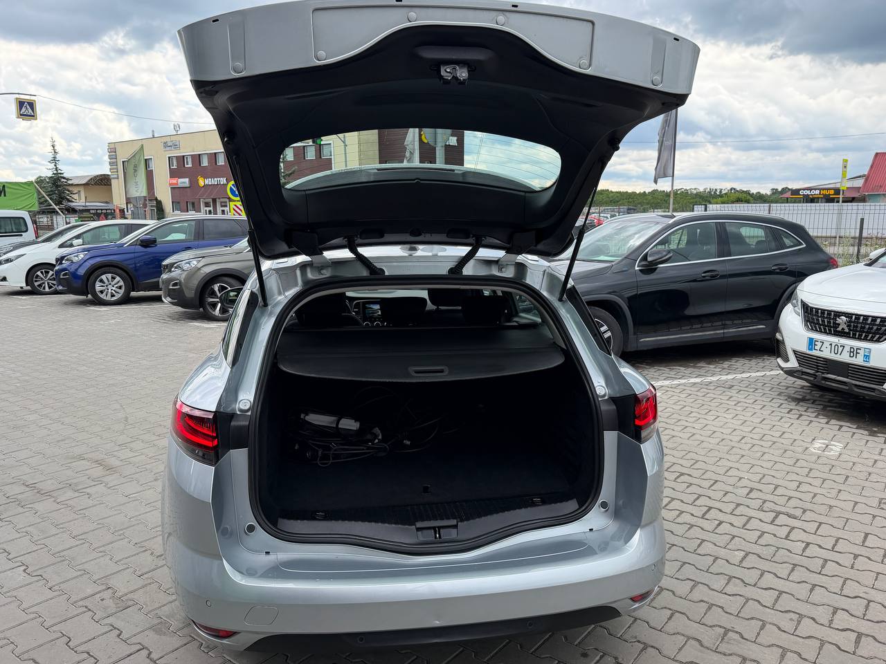 Renault Megane Business HYBRID