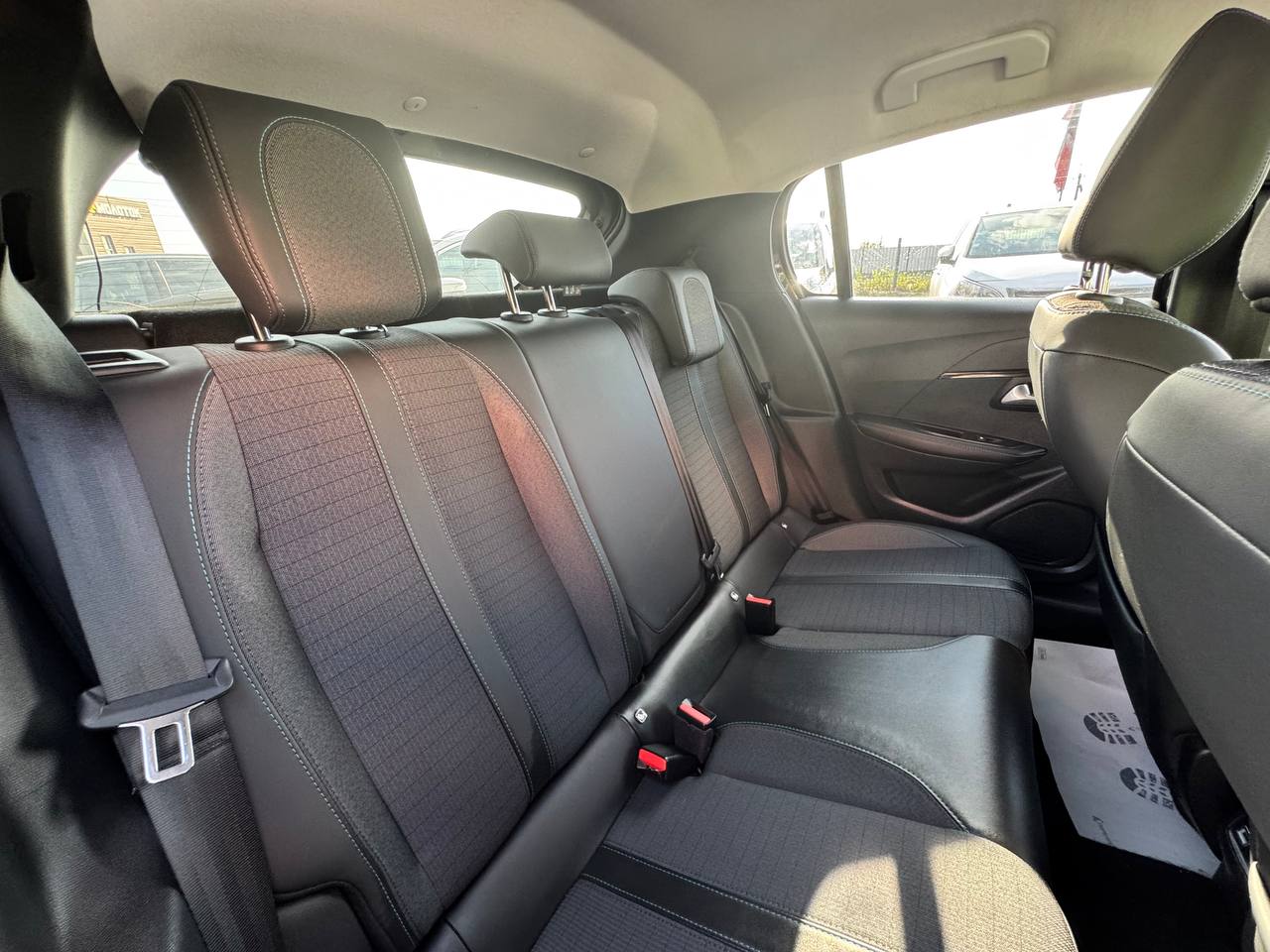 Peugeot 208 ALLURE