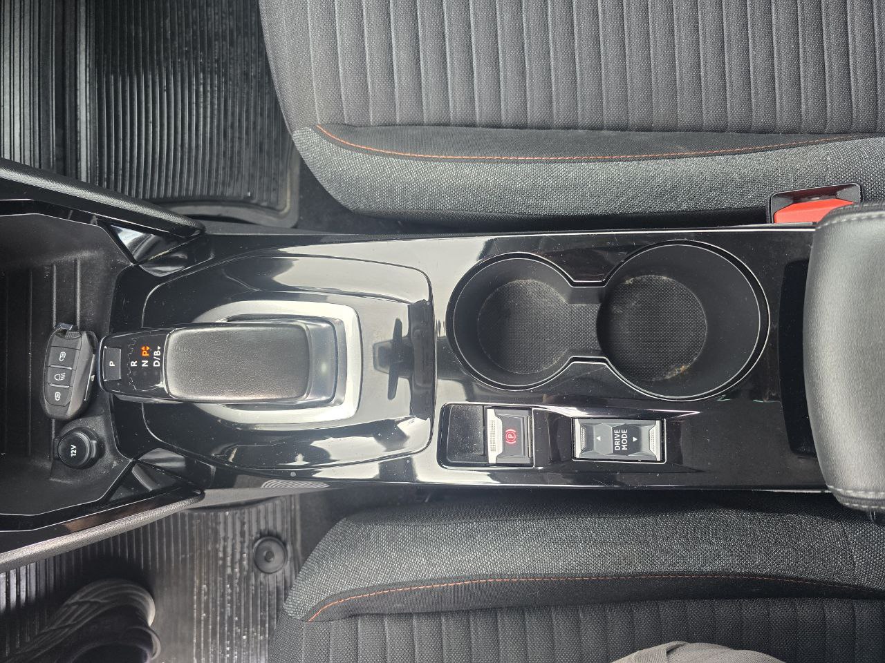Peugeot E-208 Business