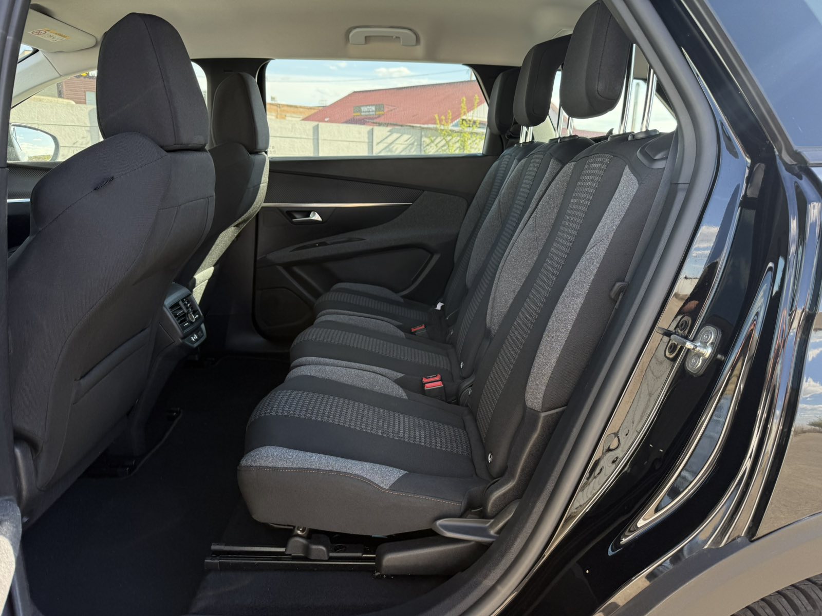 PEUGEOT 5008 Business