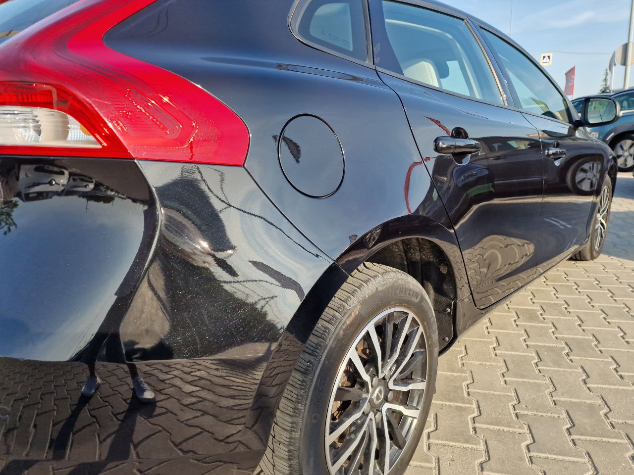 VOLVO V40