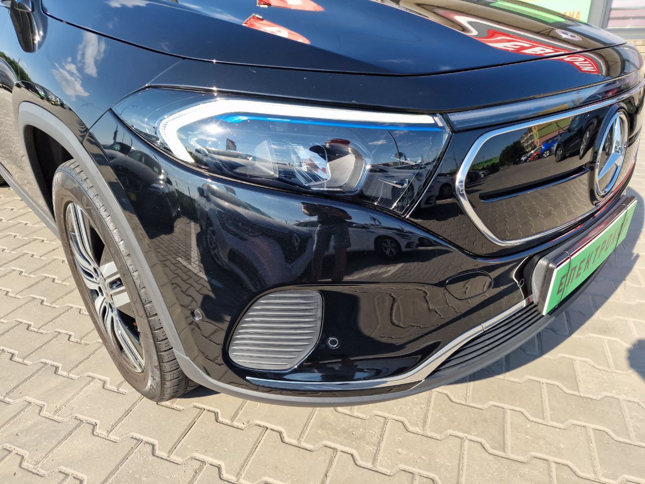 MERCEDES BENZ EQA