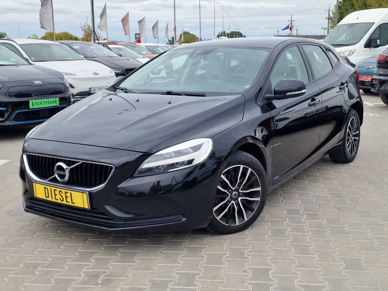 VOLVO V40