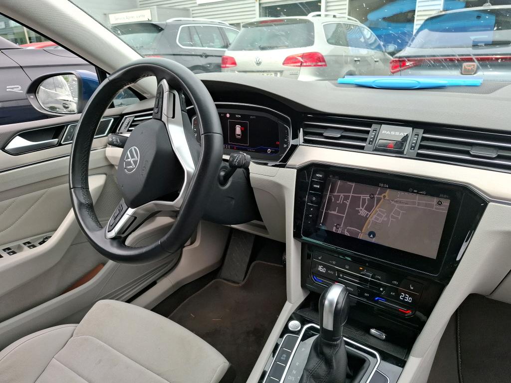 Volkswagen Passat LOUNGE