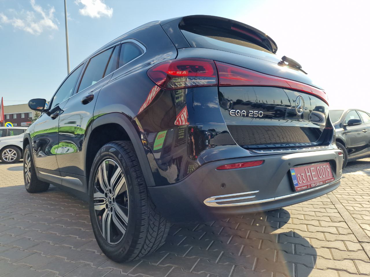 MERCEDES BENZ EQA