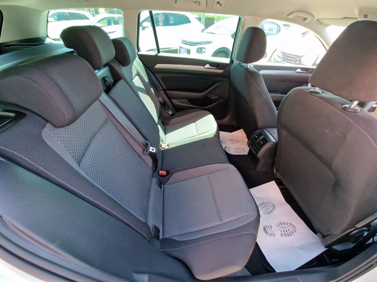 Volkswagen Passat Business+