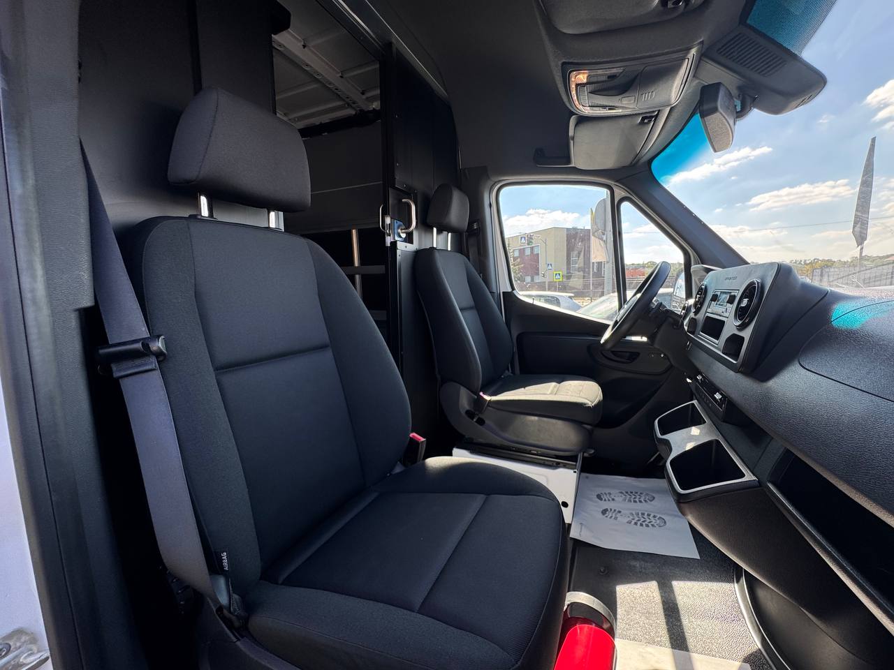 Mercedes-Benz E-Sprinter FWD
