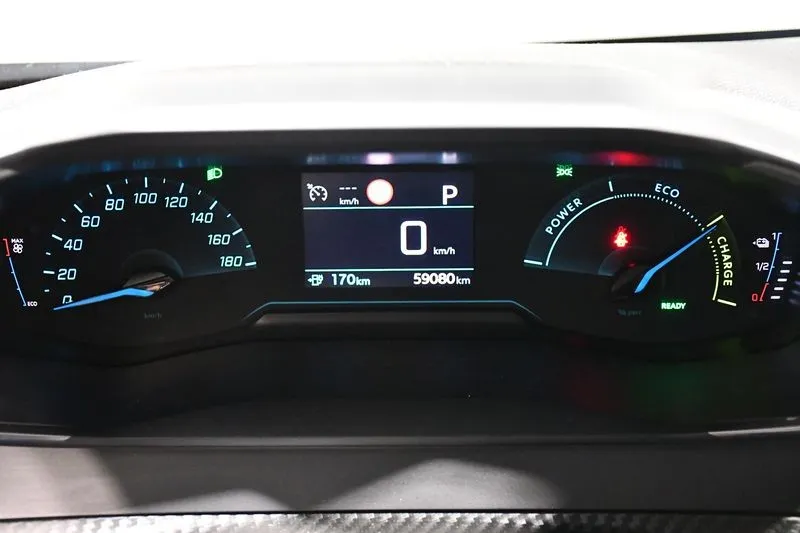Peugeot E-2008