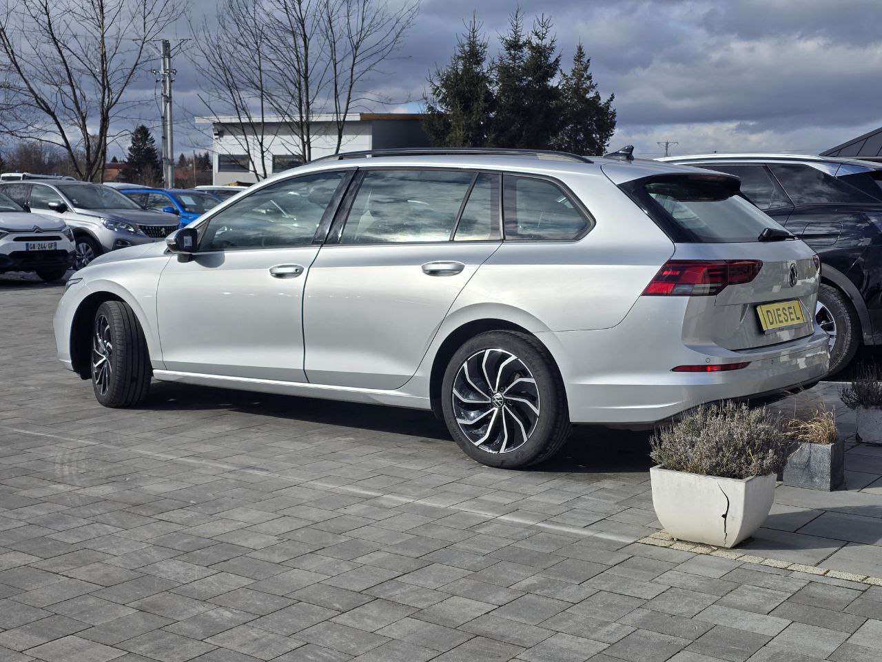 Volkswagen Golf Life+