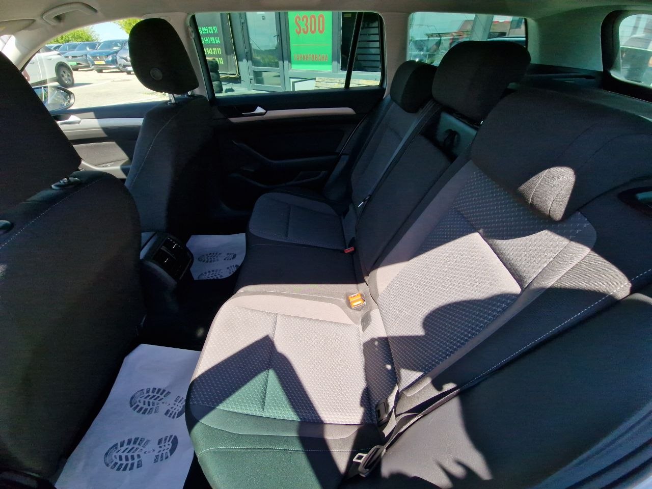 Volkswagen Passat Business+