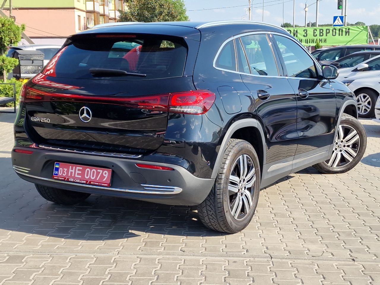 MERCEDES BENZ EQA