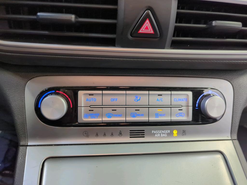 Hyundai Kona Premium