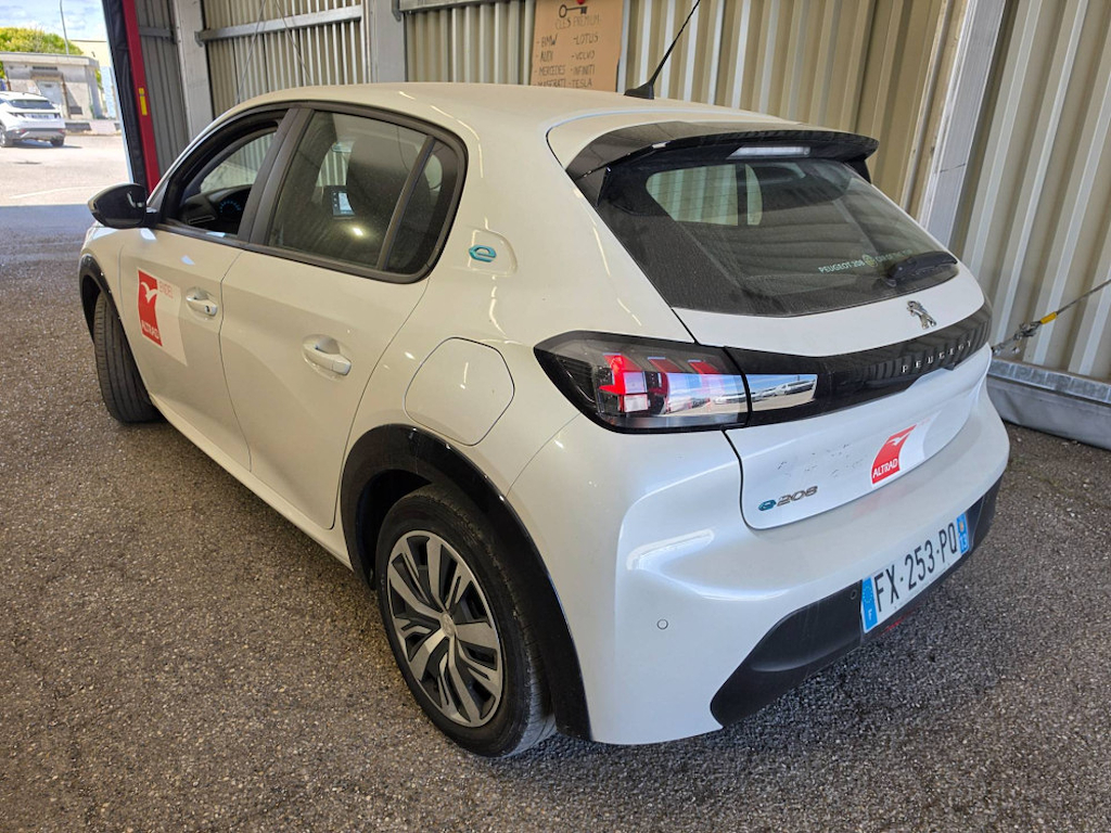 Peugeot E-208 Business
