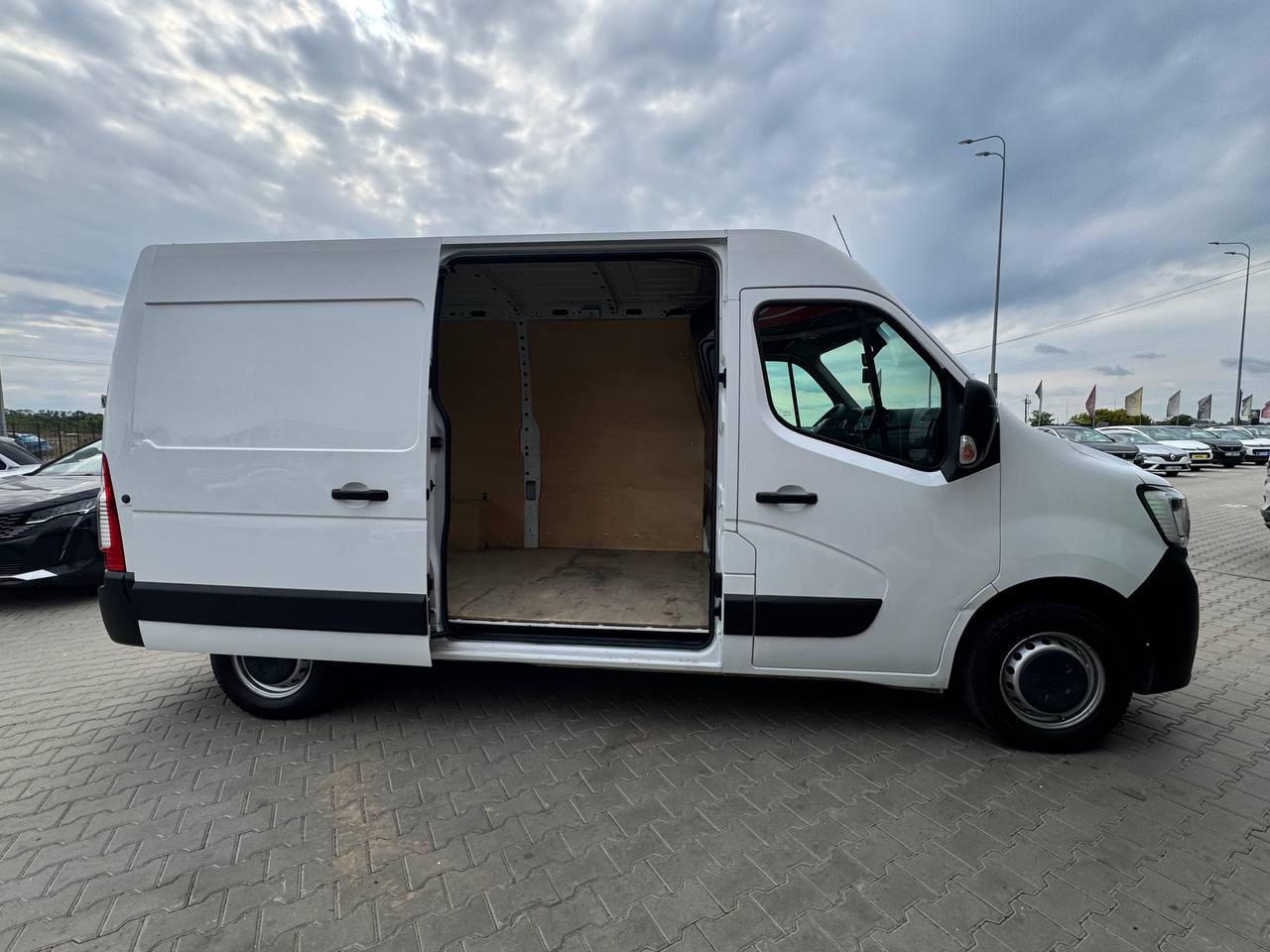 Renault Master FGN TRAC L2H2
