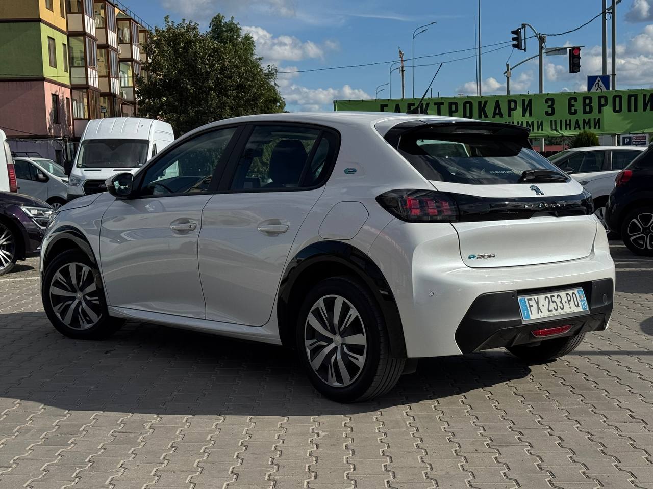 Peugeot E-208 Business