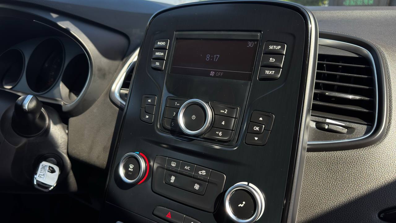 Renault GRAND Scenic Life