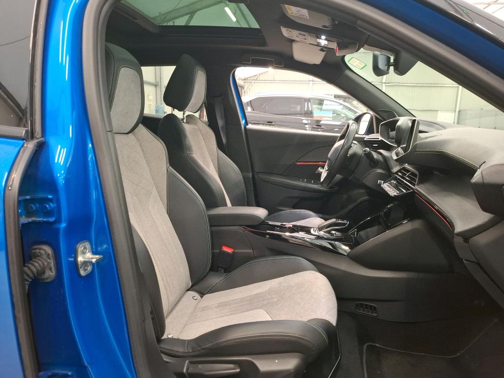 Peugeot E-2008 GT
