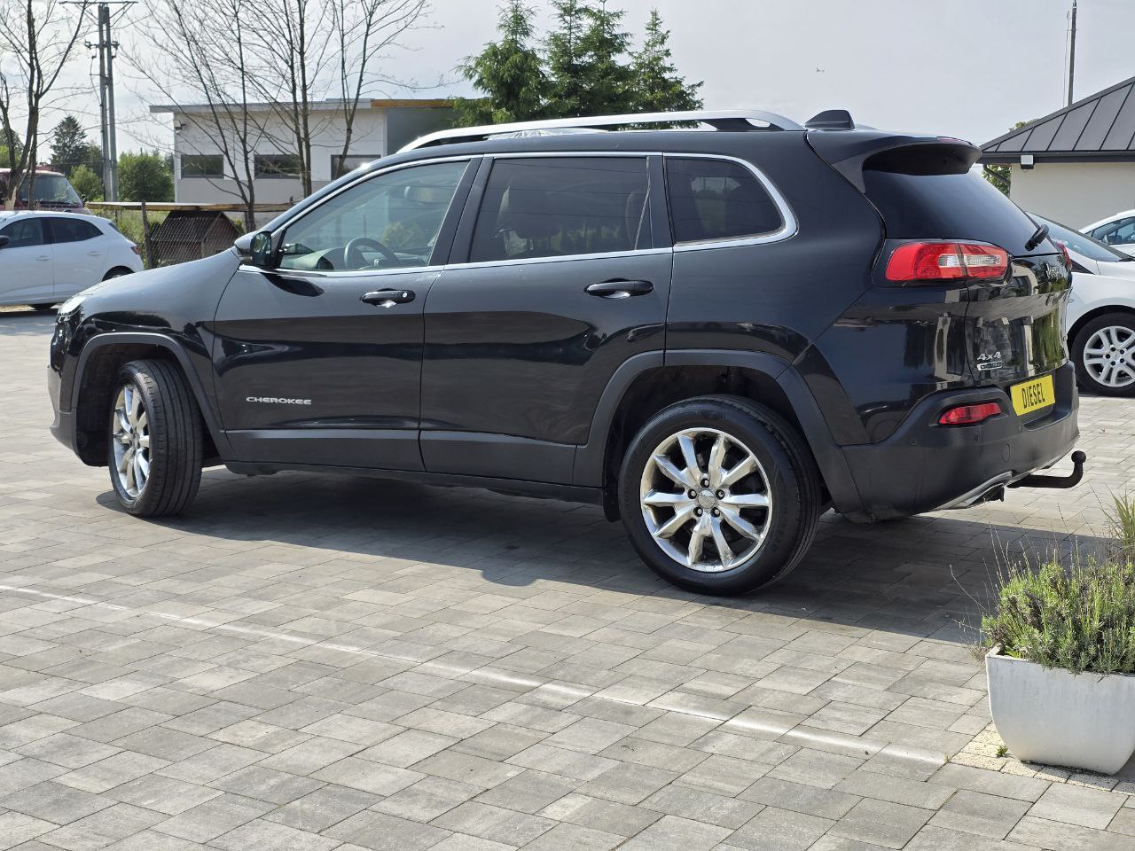 JEEP CHEROKEE