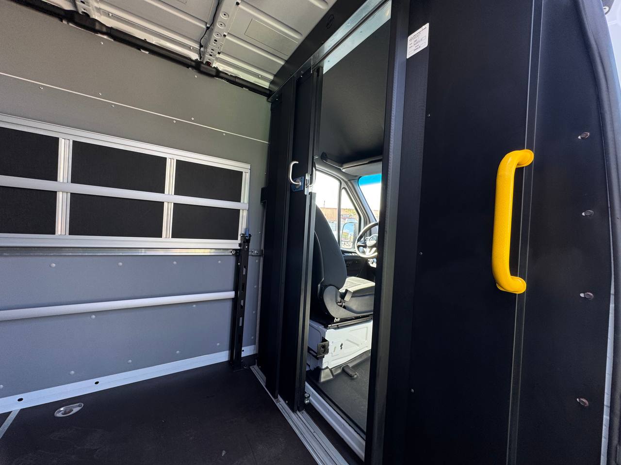 Mercedes-Benz E-Sprinter FWD