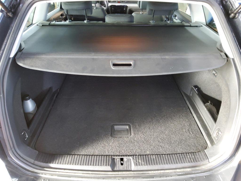 Volkswagen Passat Business+